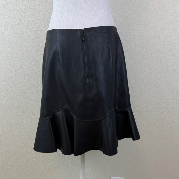 Rebecca Taylor Elegant Black Vegan Leather Ruffled Mini Skirt Size 8 - Picture 2 of 6